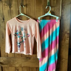 Girls 7/8 pajama bundles. 5 night gowns/sets